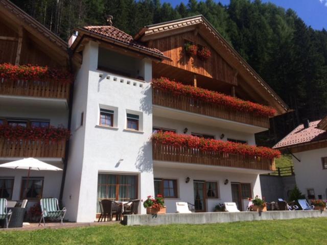 Apartments Mirabell Livinallongo Del Col Di Lana ภายนอก รูปภาพ
