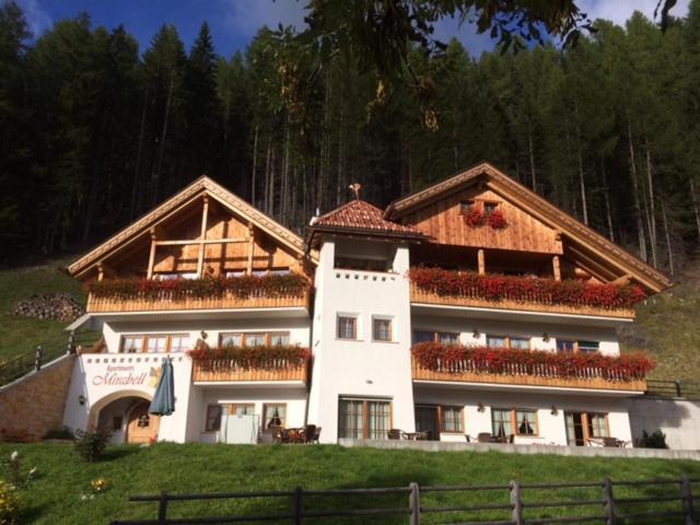 Apartments Mirabell Livinallongo Del Col Di Lana ภายนอก รูปภาพ