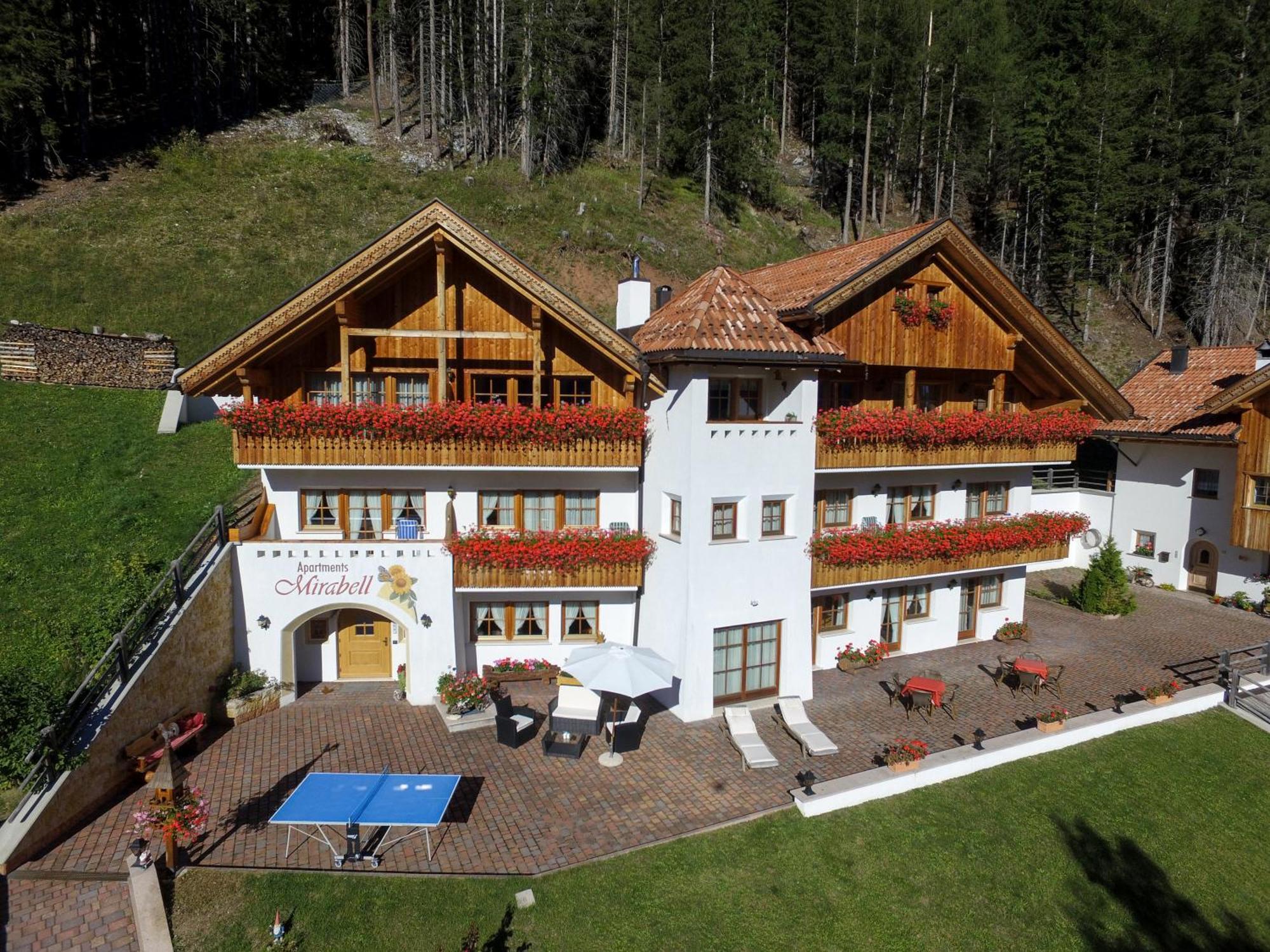 Apartments Mirabell Livinallongo Del Col Di Lana ภายนอก รูปภาพ