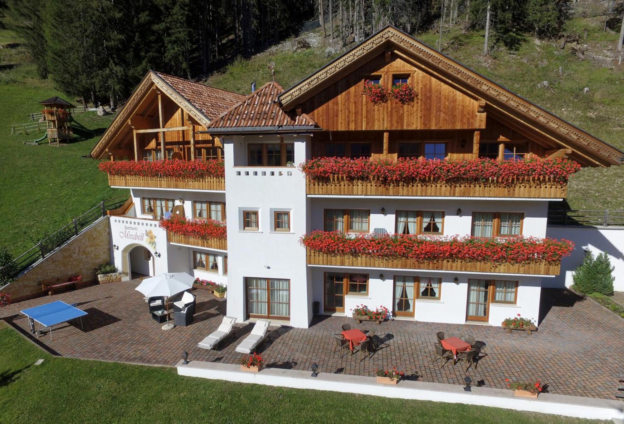 Apartments Mirabell Livinallongo Del Col Di Lana ภายนอก รูปภาพ
