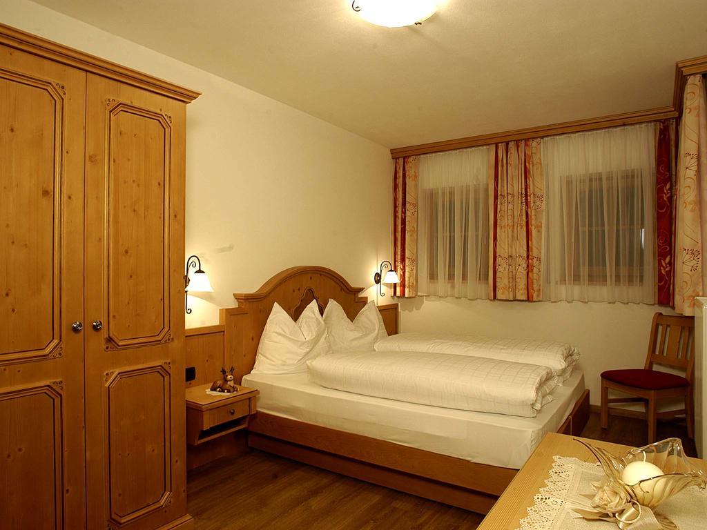 Apartments Mirabell Livinallongo Del Col Di Lana ภายนอก รูปภาพ